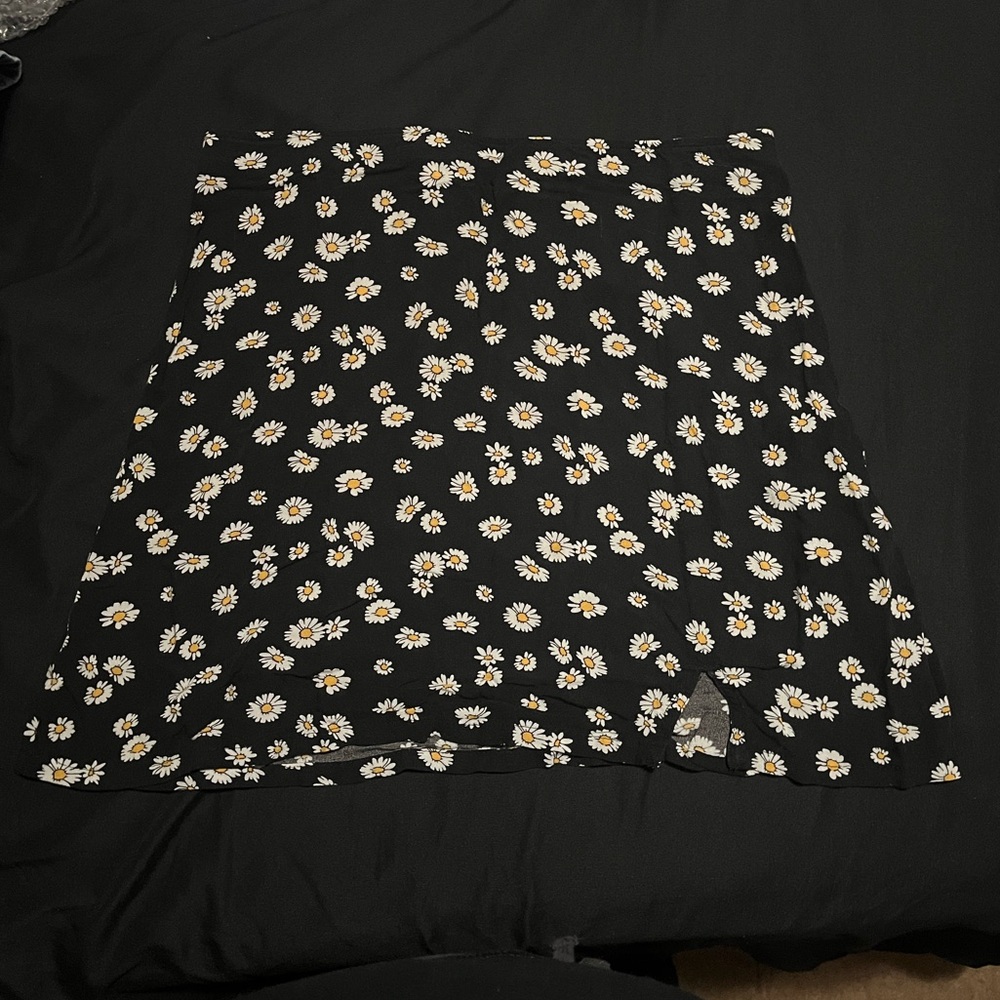 Hollister Floral Daisy Black Skirt